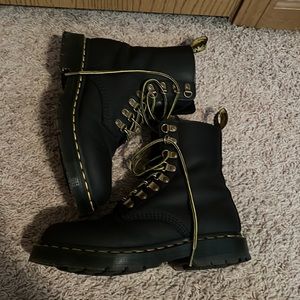 1460 Pascal DM’s Wintergrip Leather Lace Up Boots